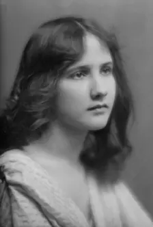 Isadora Duncan dancer, portrait photograph, between 1915 and 1923. Creator: Arnold Genthe