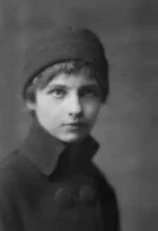 Isadora Duncan dancer, portrait photograph, between 1915 and 1923. Creator: Arnold Genthe