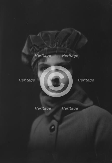 Isadora Duncan dancer, portrait photograph, between 1915 and 1923. Creator: Arnold Genthe.