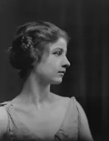 Isadora Duncan dancer, portrait photograph, between 1915 and 1923. Creator: Arnold Genthe