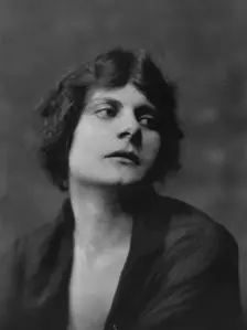 Isadora Duncan dancer, portrait photograph, between 1915 and 1923. Creator: Arnold Genthe