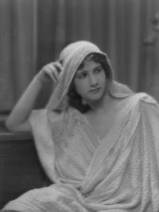 Isadora Duncan dancer, portrait photograph, between 1915 and 1923. Creator: Arnold Genthe