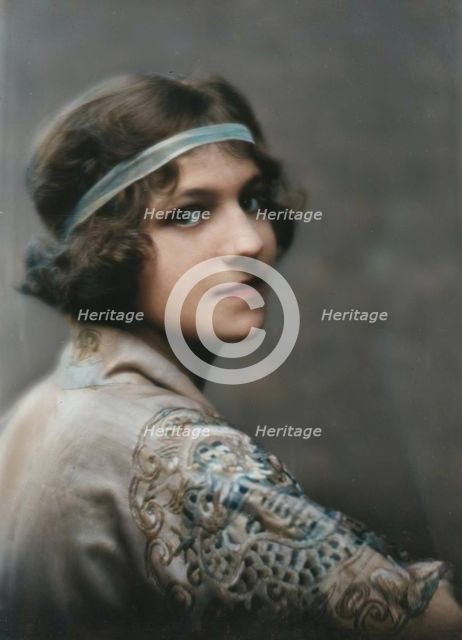 Isadora Duncan dancer, portrait photograph, between 1915 and 1923. Creator: Arnold Genthe.