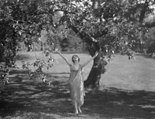 Isadora Duncan dancers, between 1915 and 1923. Creator: Arnold Genthe
