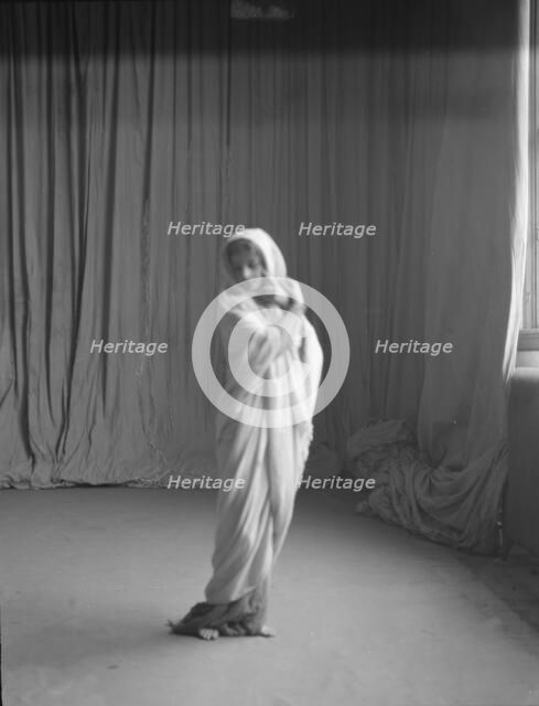 Isadora Duncan dancers, between 1915 and 1923. Creator: Arnold Genthe.