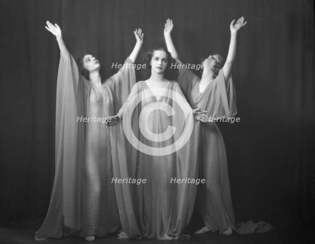Isadora Duncan dancers, between 1915 and 1923. Creator: Arnold Genthe.