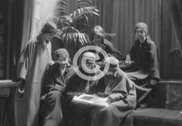 Isadora Duncan dancers, portrait photograph, between 1915 and 1923. Creator: Arnold Genthe.