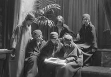 Isadora Duncan dancers, portrait photograph, between 1915 and 1923. Creator: Arnold Genthe