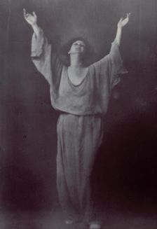 Isadora Duncan dancing, between 1916 and 1918. Creator: Arnold Genthe