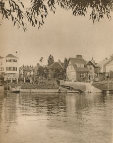 "It's Only A Penny To Twickenham Town": The Ferry That Inspired A Famous Song c1935. Creator: Unknown