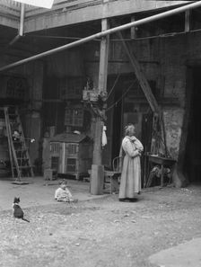 Italian courtyard, New Orleans, between 1920 and 1926. Creator: Arnold Genthe