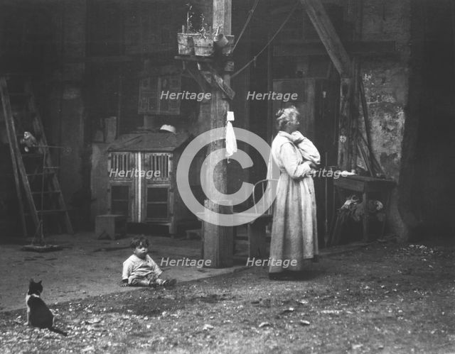 Italian courtyard, New Orleans, between 1920 and 1926. Creator: Arnold Genthe.