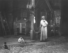 Italian courtyard, New Orleans, between 1920 and 1926. Creator: Arnold Genthe