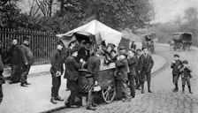 Italian ice cream or hoky seller, London, early 1900s, (1926-1927). Artist: Taylor
