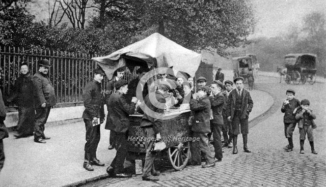 Italian ice cream or 'hoky' seller, London, early 1900s, (1926-1927). Artist: Taylor