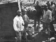 Italian Offensive of Isonzo; French artillery unit cooperating with Italian artillery, 1917 Creator: Unknown
