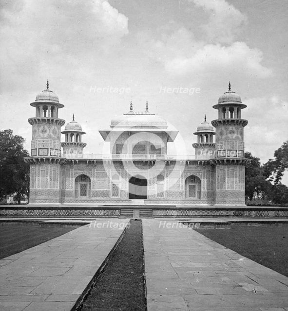 Itmad-Ud-Daulah's Tomb, Agra, India, early 20th century.Artist: H Hands & Son