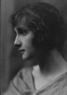 Ives, Charlotte, portrait photograph, 1913. Creator: Arnold Genthe