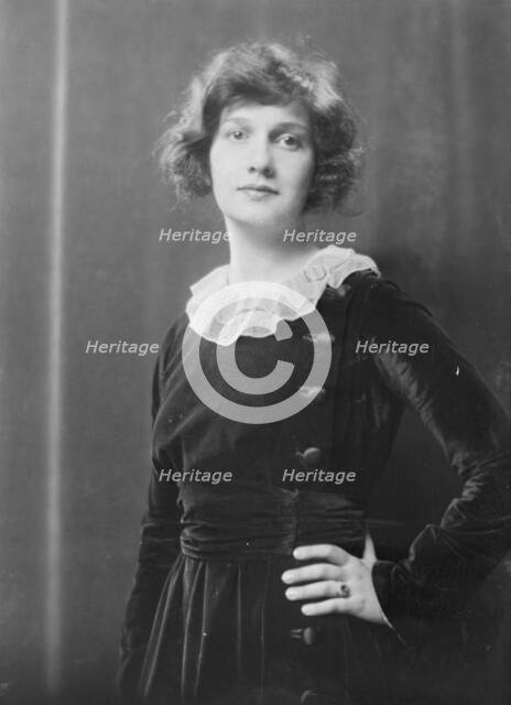 Ives, Charlotte, portrait photograph, ca. 1913. Creator: Arnold Genthe.
