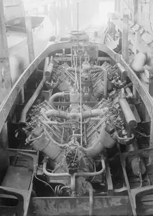 Izme's two 150 hp engines, 1913. Creator: Kirk & Sons of Cowes