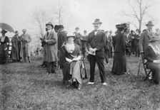 J.E. Aldred & wife, 1914. Creator: Bain News Service
