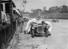 J Reeves and HHB Beacon's Austin Ulster at the JCC Double Twelve race, Brooklands, 8/9 May 1931. Artist: Bill Brunell