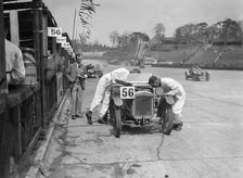 J Reeves and HHB Beacon's Austin Ulster at the JCC Double Twelve race, Brooklands, 8/9 May 1931. Artist: Bill Brunell