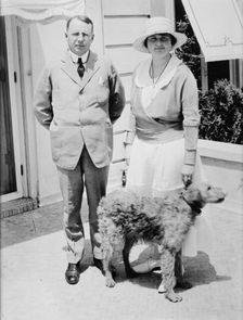 J.M. Cox & wife, between c1915 and c1920. Creator: Bain News Service