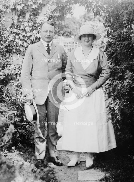 J.M. Cox & wife, between c1915 and c1920. Creator: Bain News Service.
