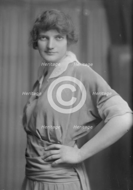 Joy, Marjorie, Miss, portrait photograph, 1915 May 26. Creator: Arnold Genthe.