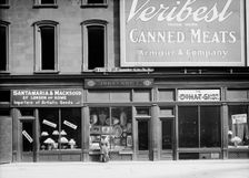 John C. Graul's art store, 217 Fifth Avenue, New York, between 1900 and 1905. Creator: Unknown