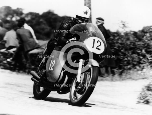 John Hartle winning the Isle of Man Junior TT, on an MV Agusta, 1960. Artist: Unknown