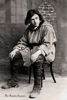 John Martin-Harvey (1863-1944), English actor, early 20th century.Artist: London Stereoscopic & Photographic Co