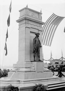 John Paul Jones - Dedication of Monument, 4/17/12, The Monument, 1912 April 17. Creator: Harris & Ewing
