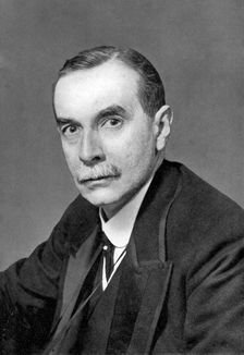 John Strachey (1860-1927), British journalist and newspaper proprietor, 1910