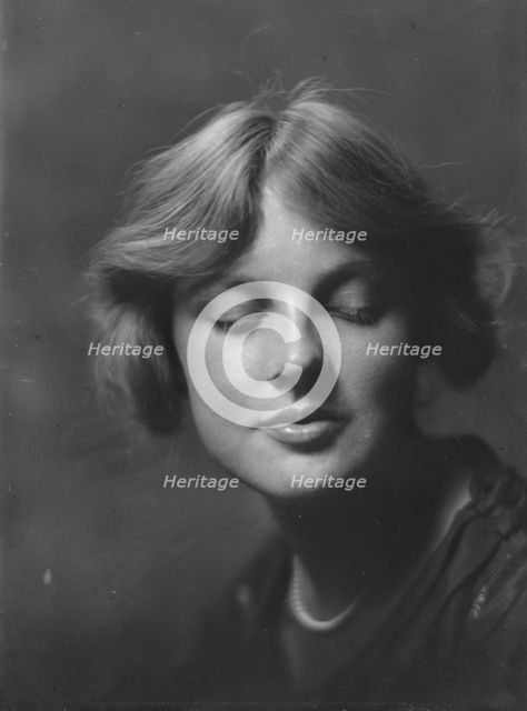 Johnston, Justine, Miss, portrait photograph, 1917. Creator: Arnold Genthe.