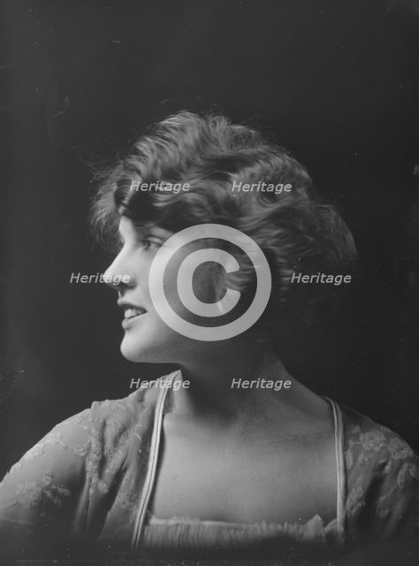 Johnston, Justine, Miss, portrait photograph, not before 1917. Creator: Arnold Genthe.