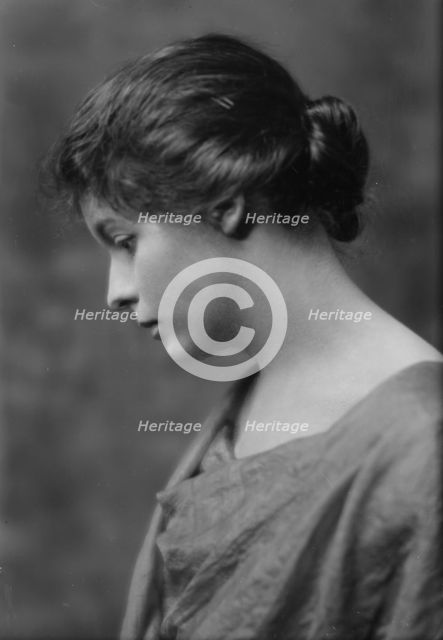 Johnson, Ethelyn, portrait photograph, 1914 Apr. 16. Creator: Arnold Genthe.