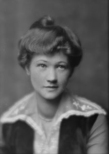 Johnson, H.A., Miss, portrait photograph, 1914 Dec. 15. Creator: Arnold Genthe