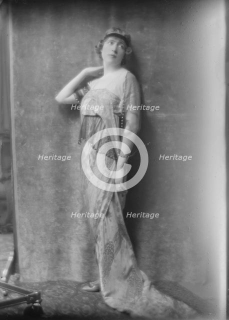 Johnson, Owen, Mrs., portrait photograph, 1914 May 19. Creator: Arnold Genthe.