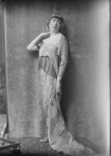 Johnson, Owen, Mrs., portrait photograph, 1914 May 19. Creator: Arnold Genthe