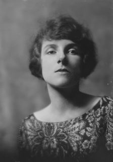 Jones, Kemp, Mrs., portrait photograph, 1917 Nov. 1. Creator: Arnold Genthe