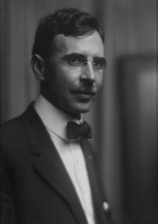 Jones, L.B., Mr., portrait photograph, 1913. Creator: Arnold Genthe