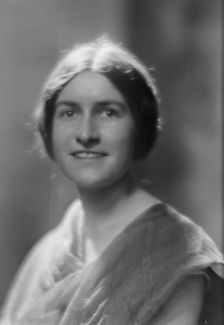 Jones, Lucy, Miss, portrait photograph, 1915 Oct. 8. Creator: Arnold Genthe