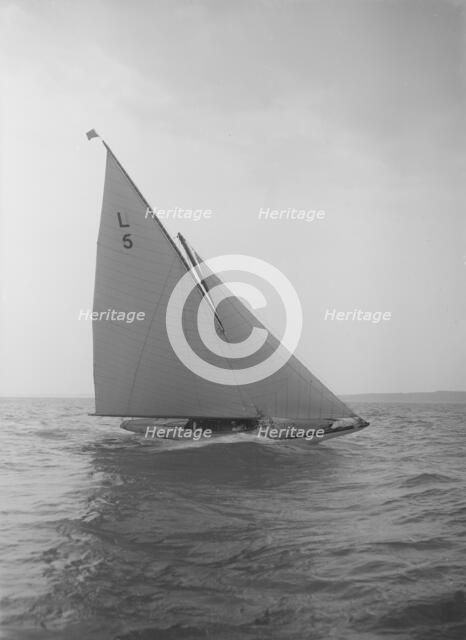 'Jonquil' heeling on upwind course, 1912. Creator: Kirk & Sons of Cowes.