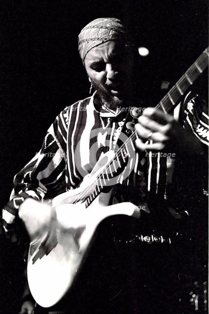Jose Neto, Ronnie Scott's, London, 1995. Artist: Brian O'Connor