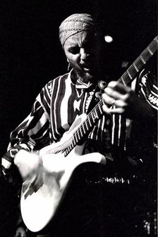 Jose Neto, Ronnie Scott's, London, 1995. Artist: Brian O'Connor