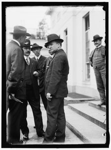 Joseph Tumulty and group at White House, Washington, D.C., between 1913 and 1917. Creator: Harris & Ewing