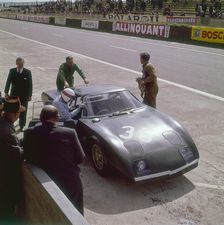 Jackie Stewart getting into a Rover BRM turbine, Le Mans, France, 1965