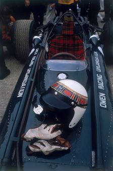 Jackie Stewart's racing helmet and gloves, British Grand Prix, 1967